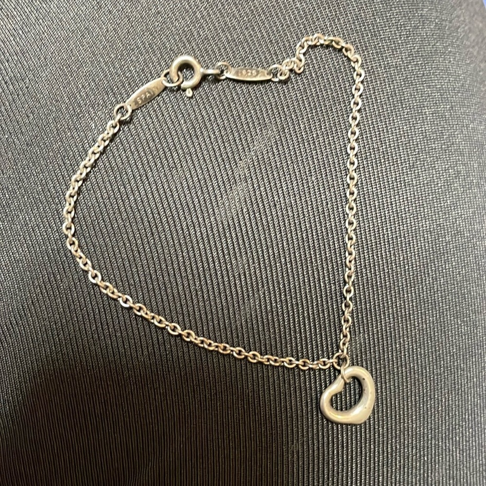 Tiffany and co. Small silver heart bracelet. .925 sterling silver